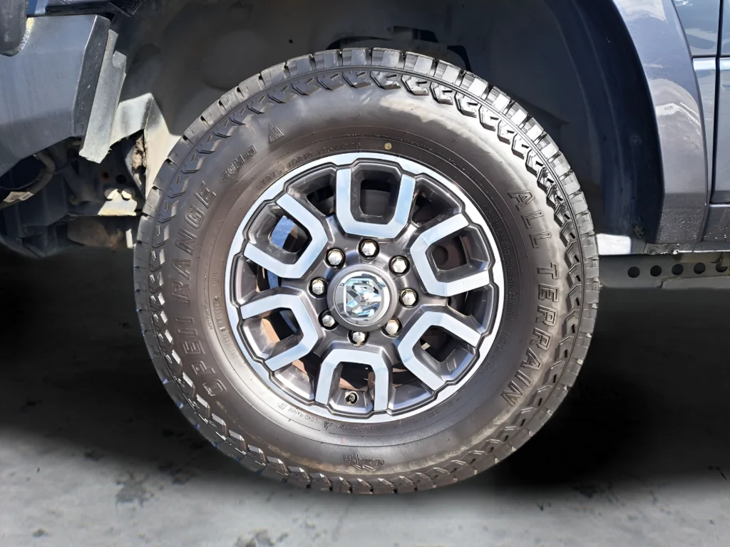 Used 2019 Gray Ram Laramie Longhorn image 28