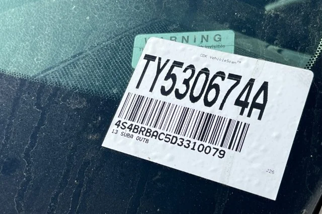 Used 2013  Subaru 2.5i image 8
