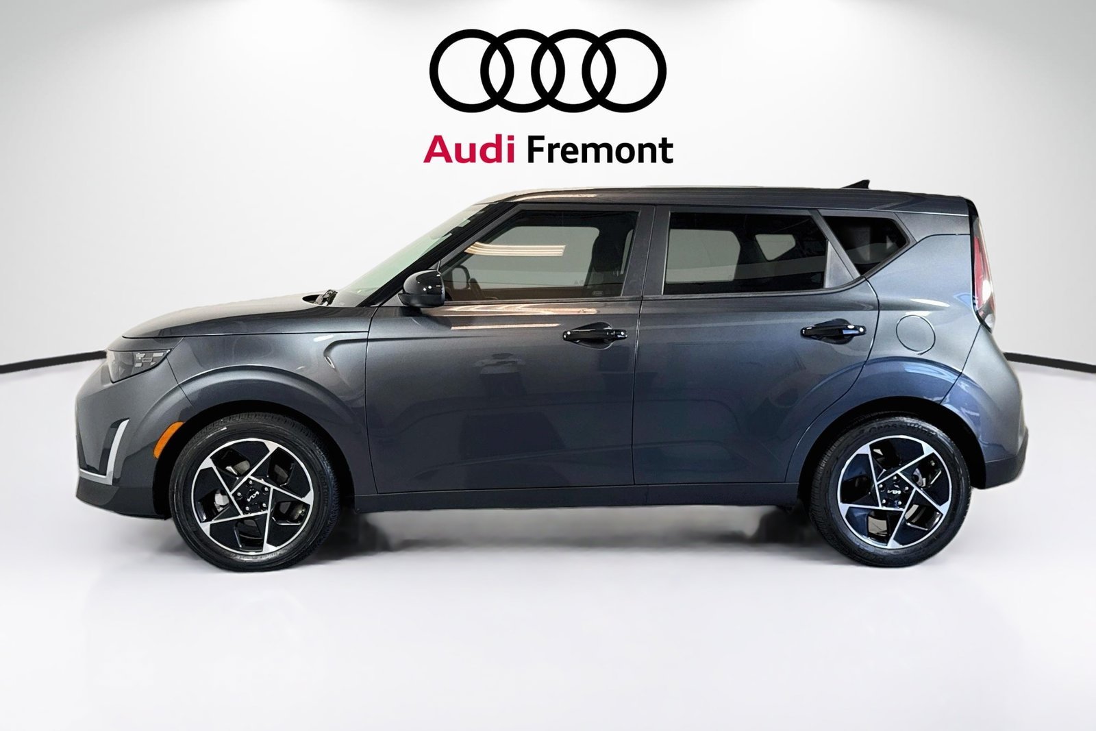 Used 2023 Gravity Gray Kia EX image 1