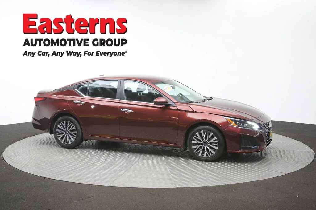 Used 2023 Red Nissan 2.5 SV image 46