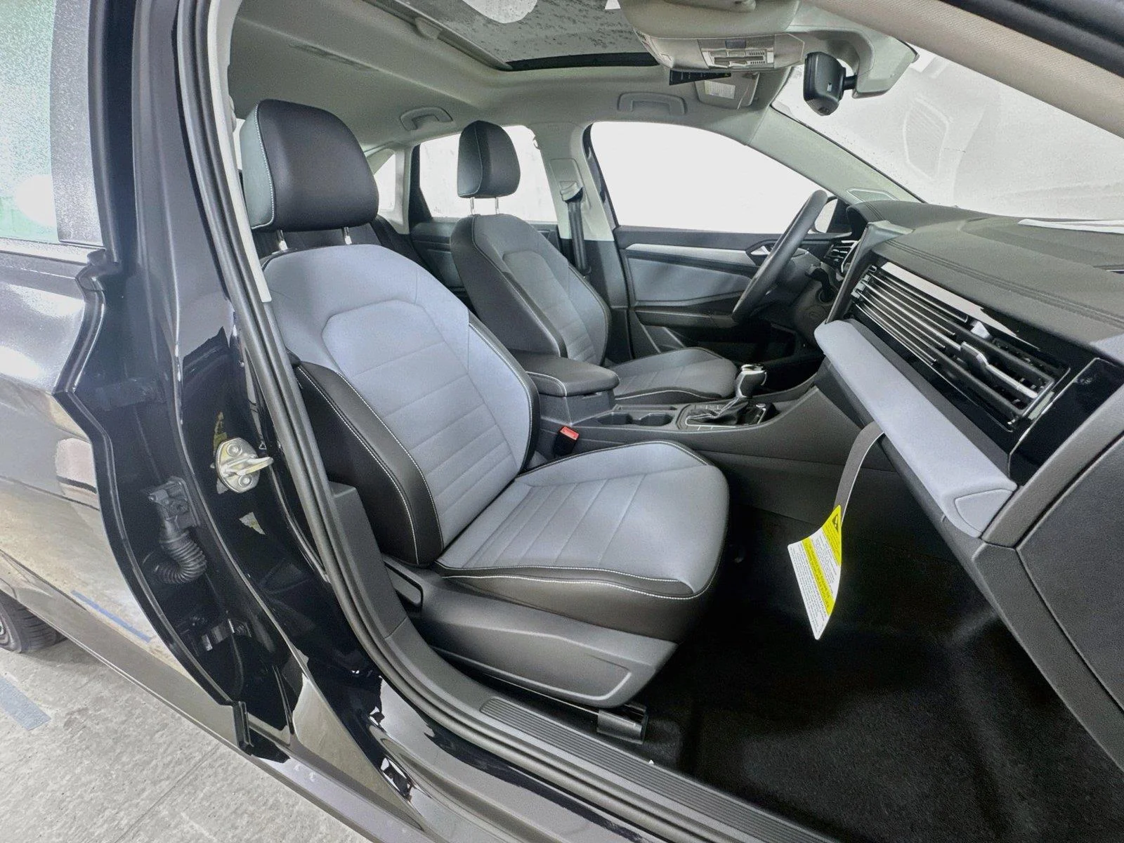 New 2027 Deep Black Pearl Volkswagen SE image 27