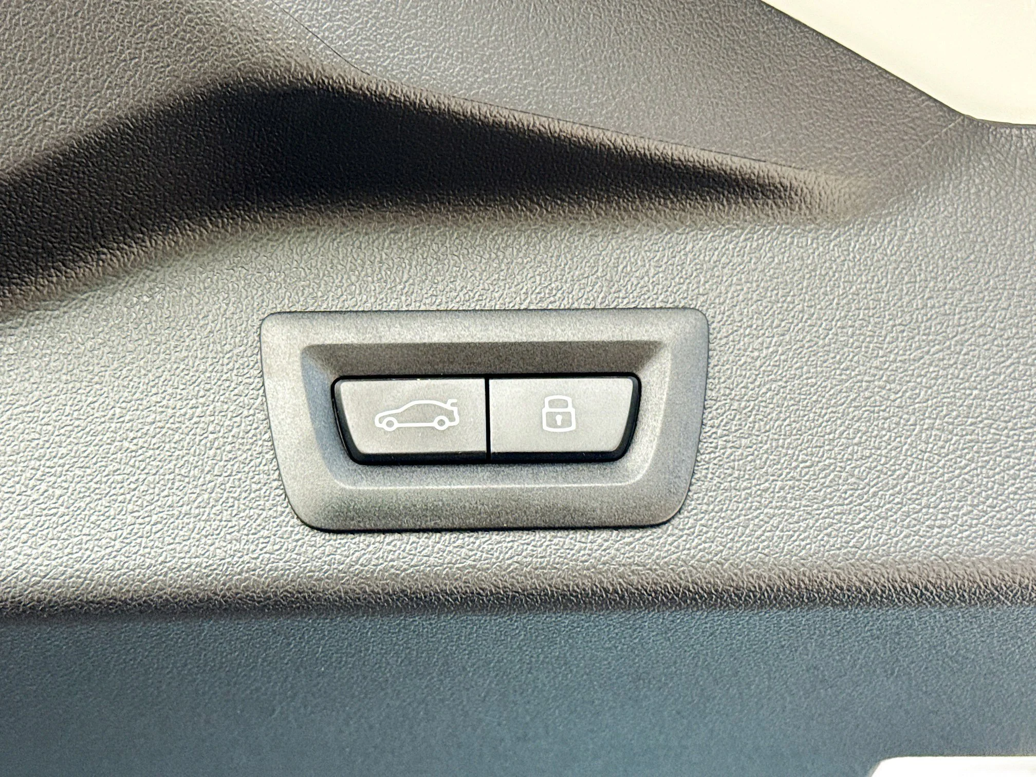New 2026 Alpine White BMW sDrive40i image 14