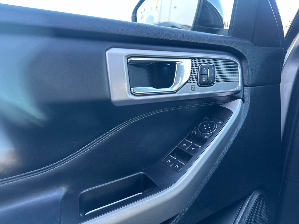 Used 2021 Silver Ford Limited image 16
