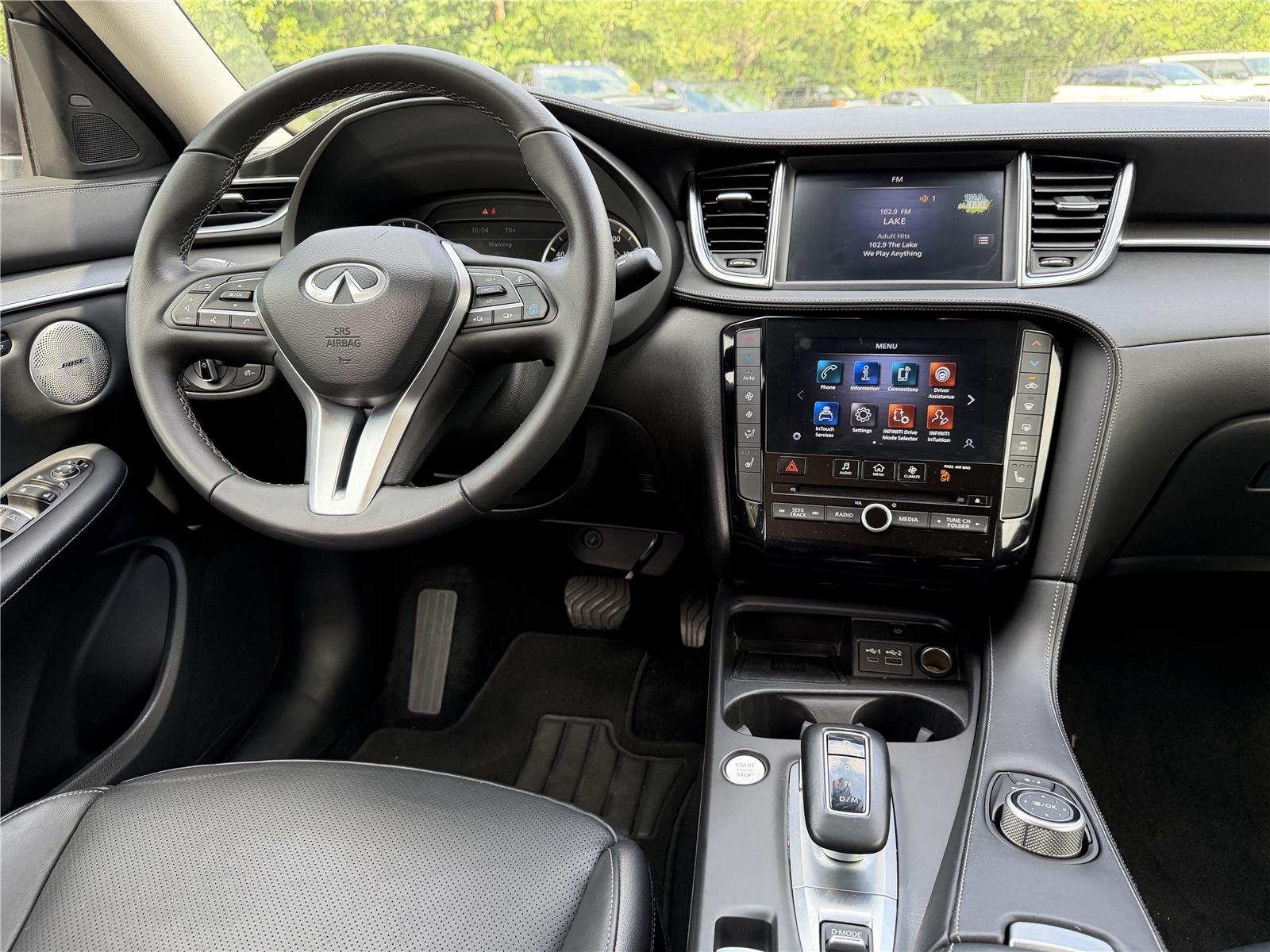 Used 2024 Radiant White INFINITI LUXE image 3