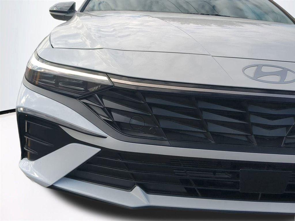 New 2026 White Hyundai SEL Sport Premium image 10