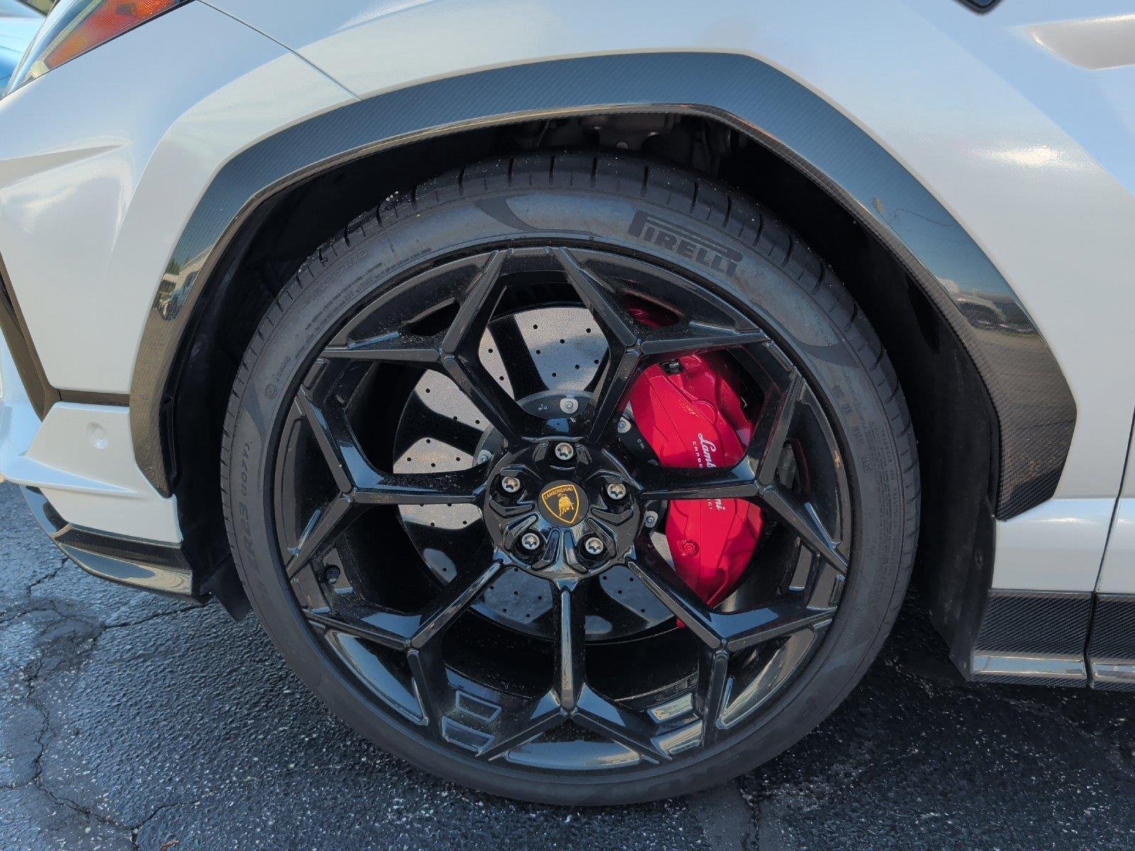 Used 2023 Bianco Monocerus Matt Lamborghini Performante image 10