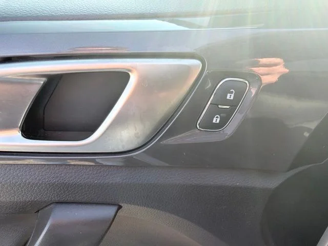 Used 2019 Silver Ford Lariat image 12