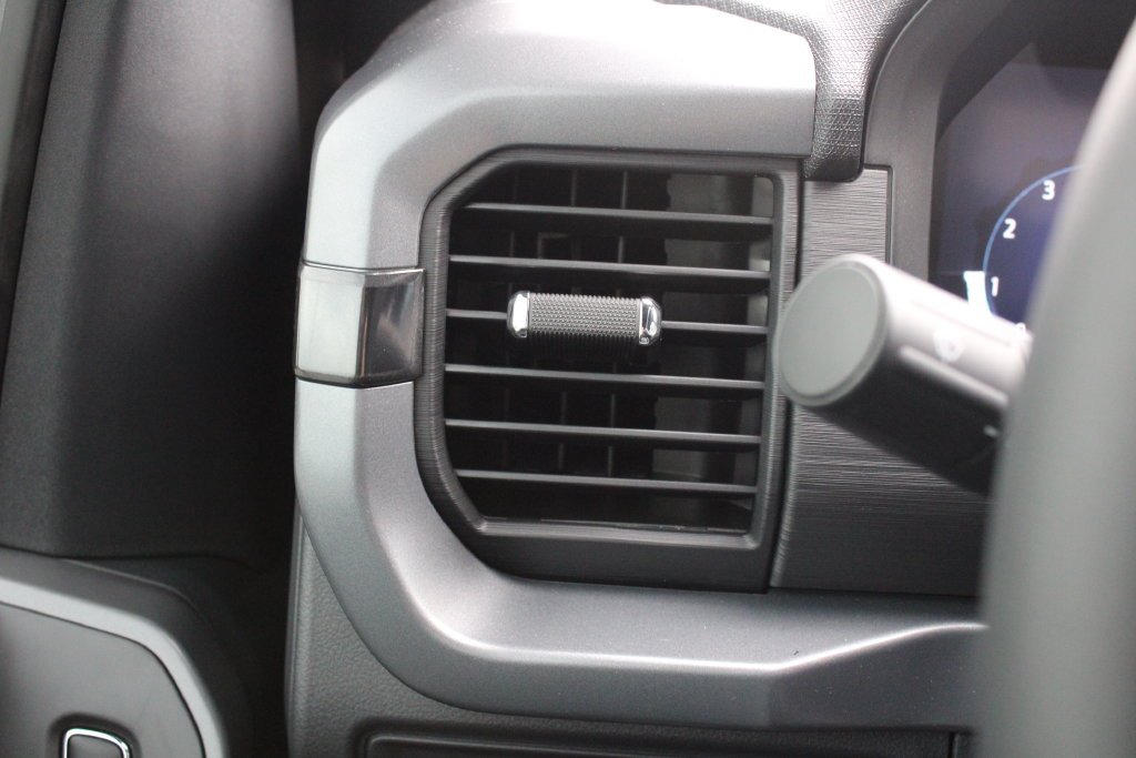 New 2026 Carbonized Gray Metallic Ford XLT image 8