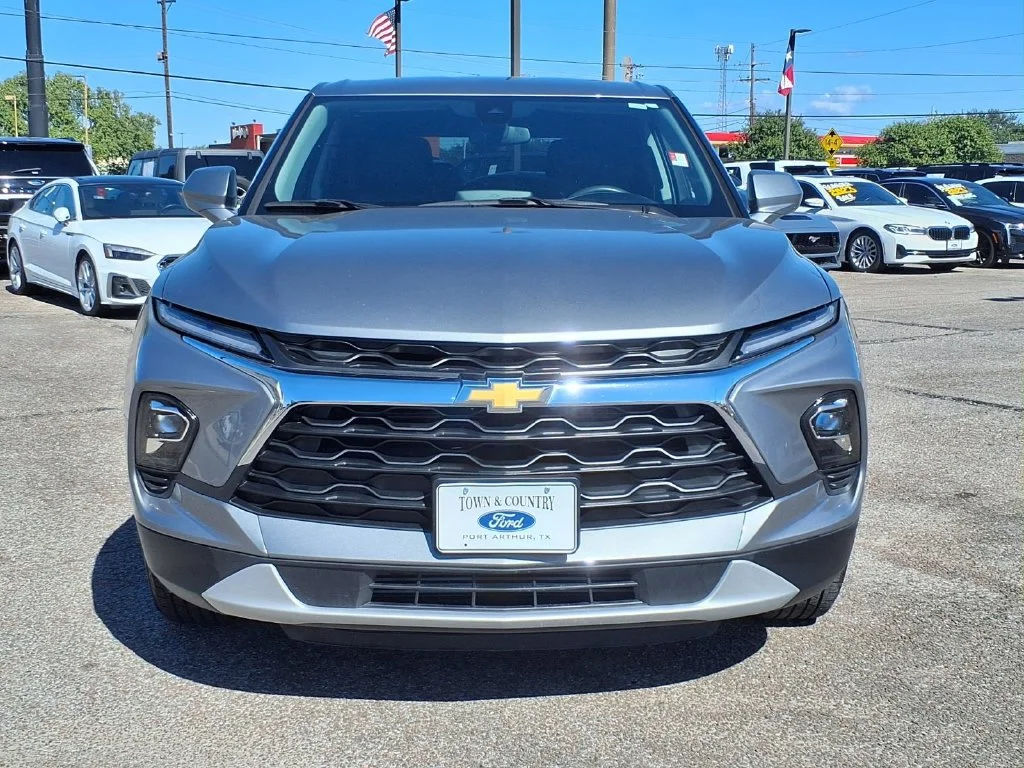 Used 2025 Gray Chevrolet LT image 6