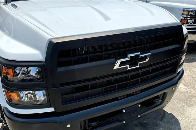 Used 2022 Summit White Chevrolet Work Truck image 10