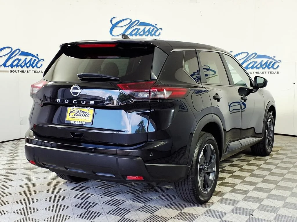 Used 2025 Super Black Nissan SV image 6