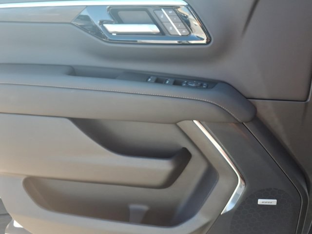 New 2027 Summit White Chevrolet LT image 13
