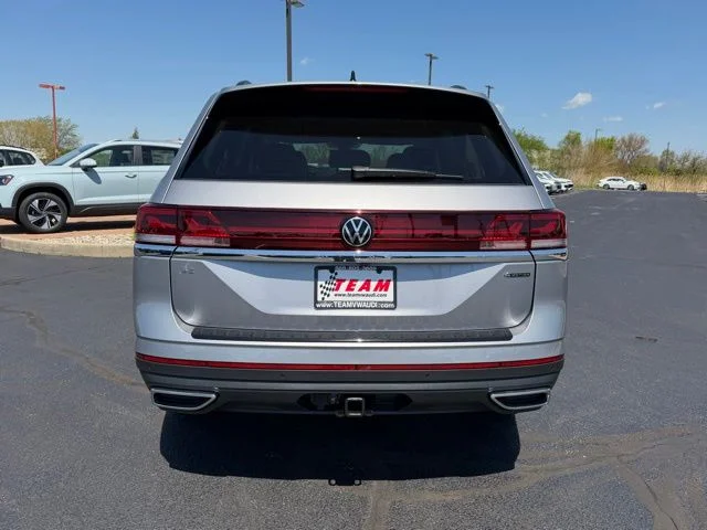 New 2026 Silver Volkswagen 2.0T SE w/Technology image 3