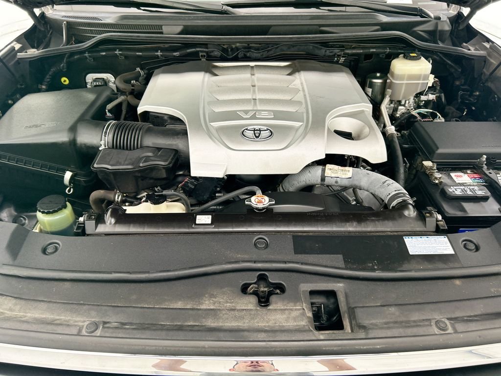Used 2019 Midnight Black Metallic Toyota Base image 28