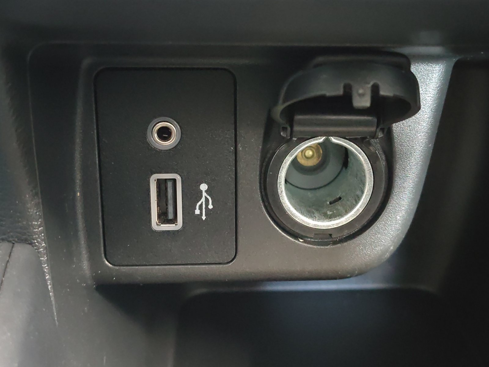 Used 2024 Electric Blue Metallic Nissan S image 19