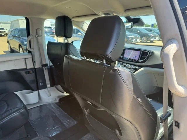 Used 2023 Black Chrysler Touring L image 43