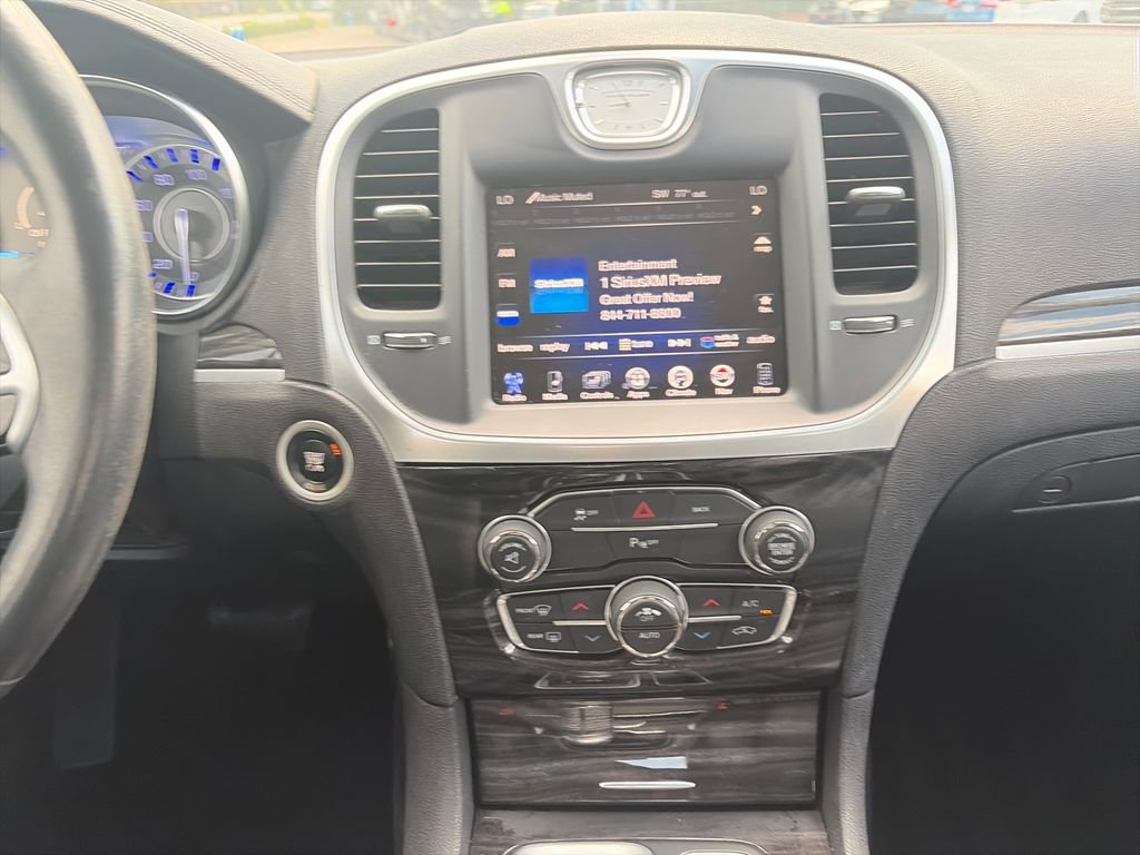Used 2016 Velvet Chrysler Limited image 18