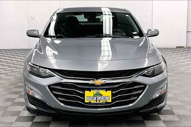 Used 2023 Sterling Gray Metallic Chevrolet LT image 4