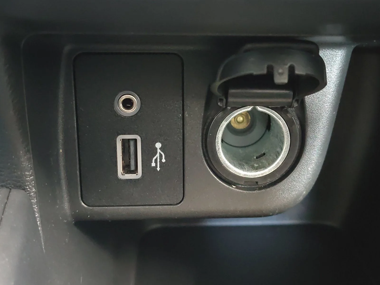 Used 2024 Electric Blue Metallic Nissan S image 19