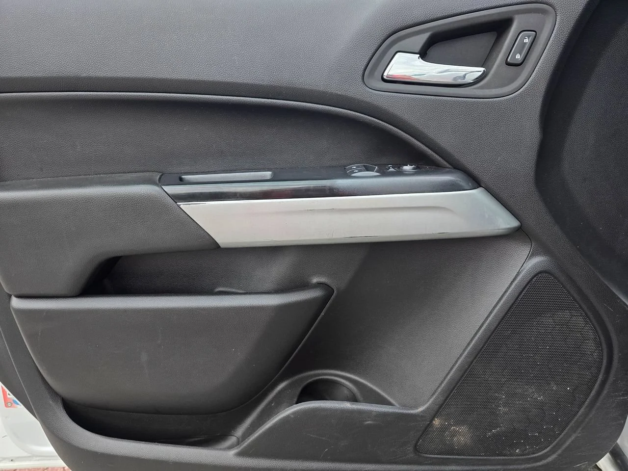 Used 2022 Summit White Chevrolet LT image 8