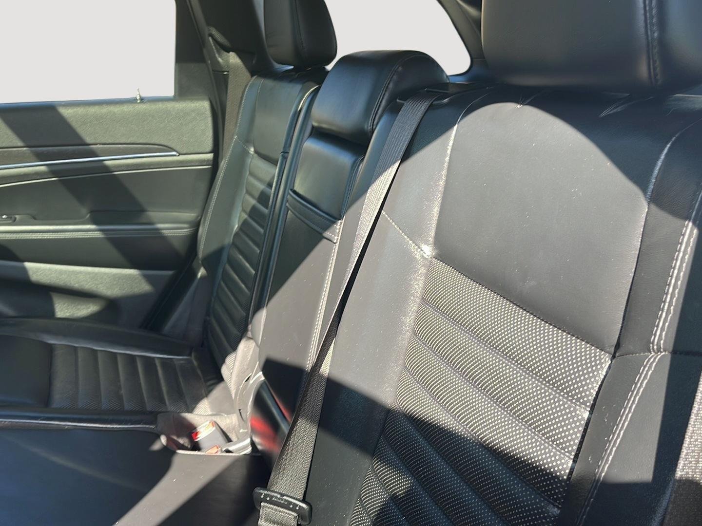 Used 2018 Diamond Black Crystal Pearlcoat Jeep Sterling Edition image 11