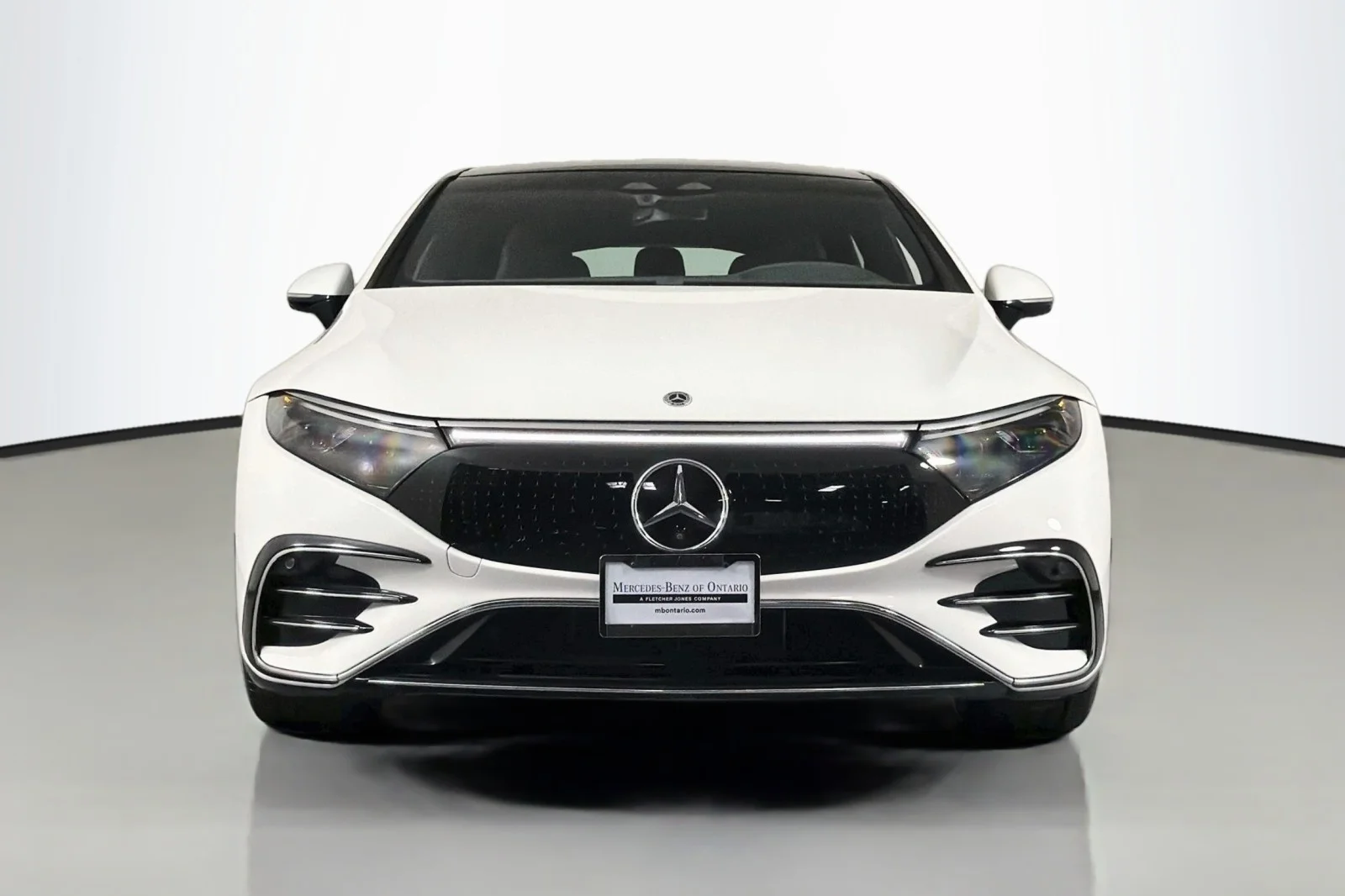 Certified Used 2022 Polar White Mercedes-Benz 580 image 3