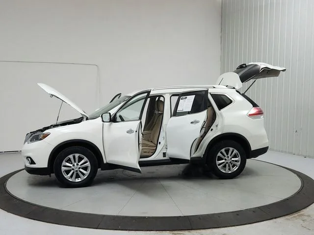 Used 2016 White Nissan SV image 12