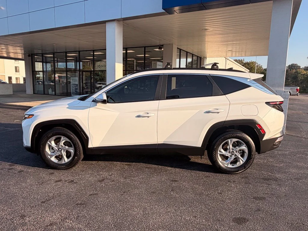 Used 2023 Serenity White Hyundai SEL image 10