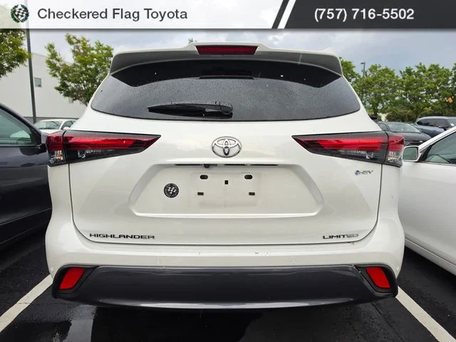 Used 2026 Wind Chill Pearl Toyota Limited image 5