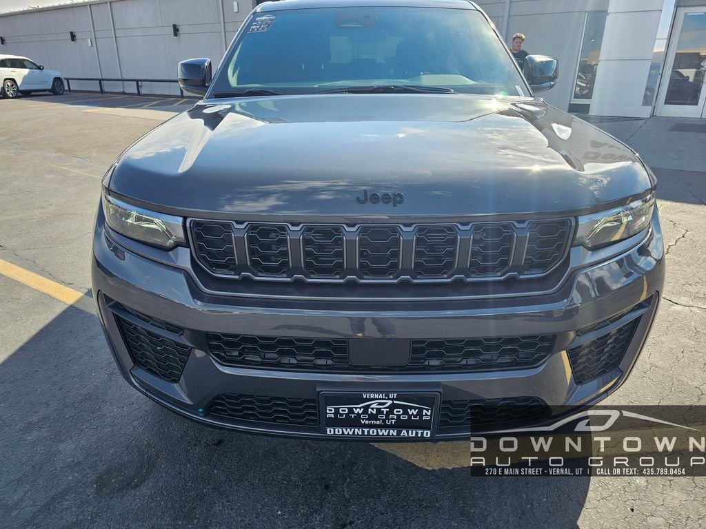 New 2026 Baltic Gray Metallic Clearcoat Jeep Altitude image 8