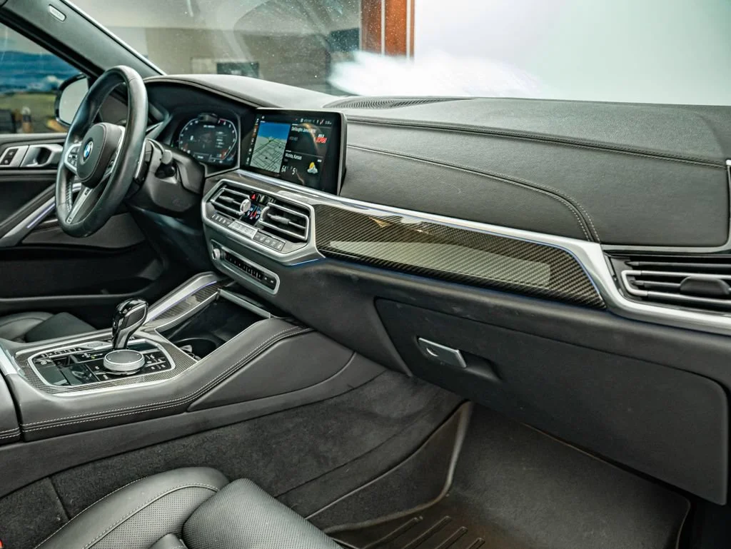 Used 2023 Frozen Brilliant White Metallic BMW M50i image 36