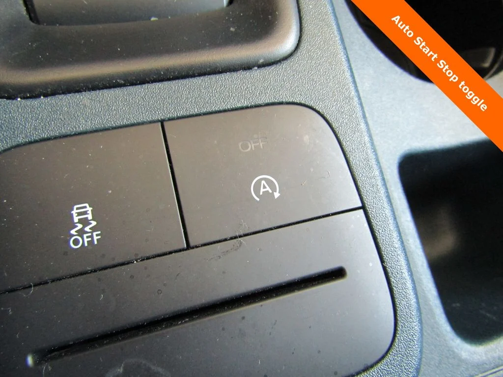Used 2025 White Ford Lariat image 21