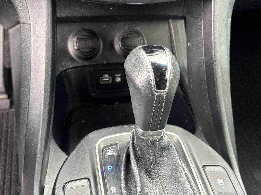 Used 2018 Black Hyundai 2.4 Base image 16