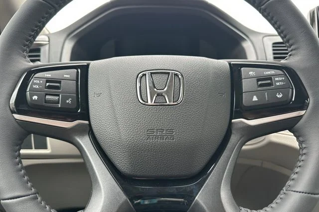 New 2026 Solar Silver Metallic Honda Touring image 25