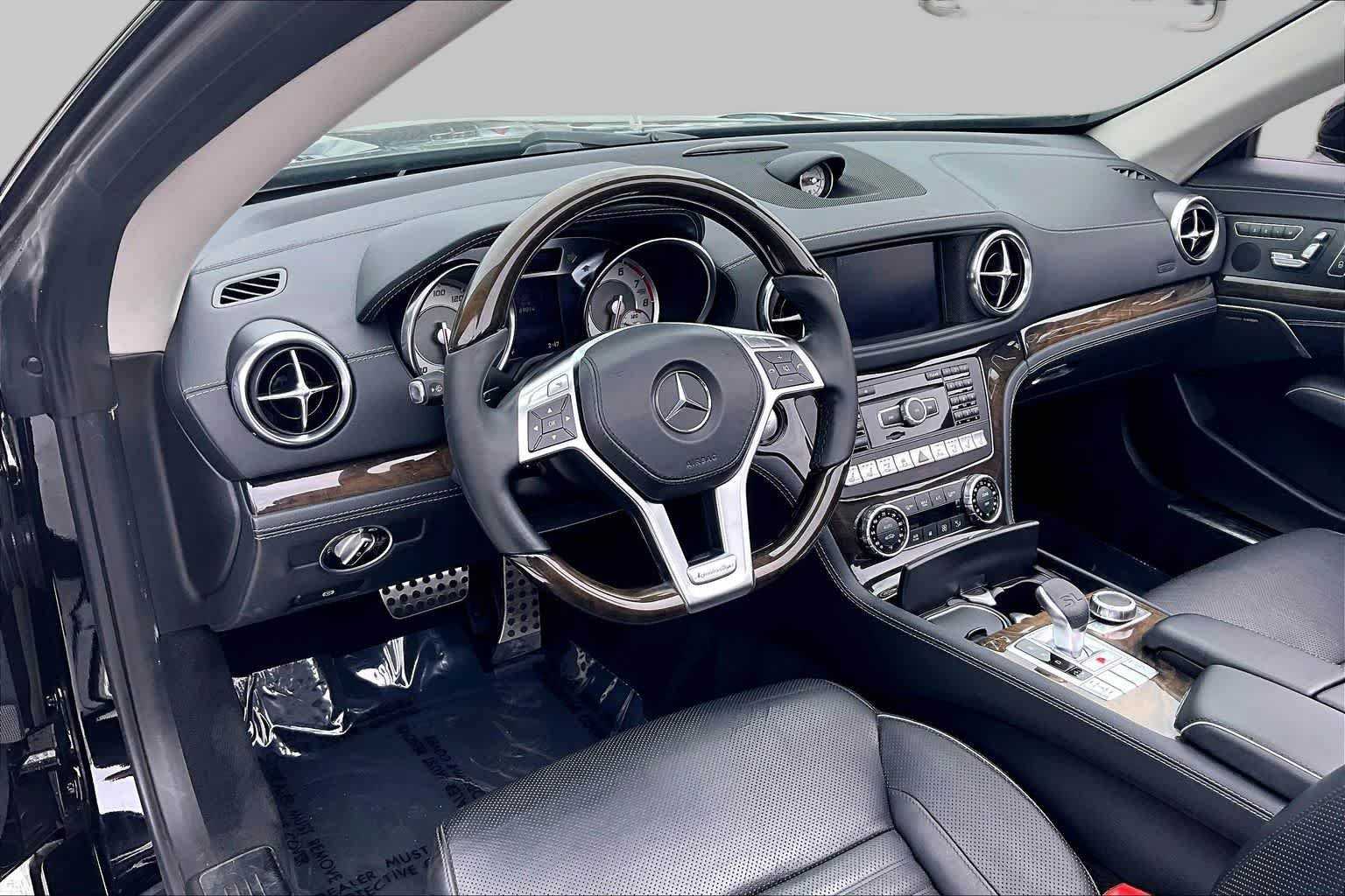 Used 2015 designo Mocha Black Metallic Mercedes-Benz SL 550 image 17