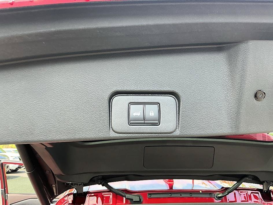 Used 2023 Scarlet Ember Tintcoat Nissan SL image 28