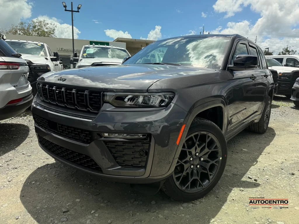 2026 Jeep Grand Cherokee Summit 4x4's photo