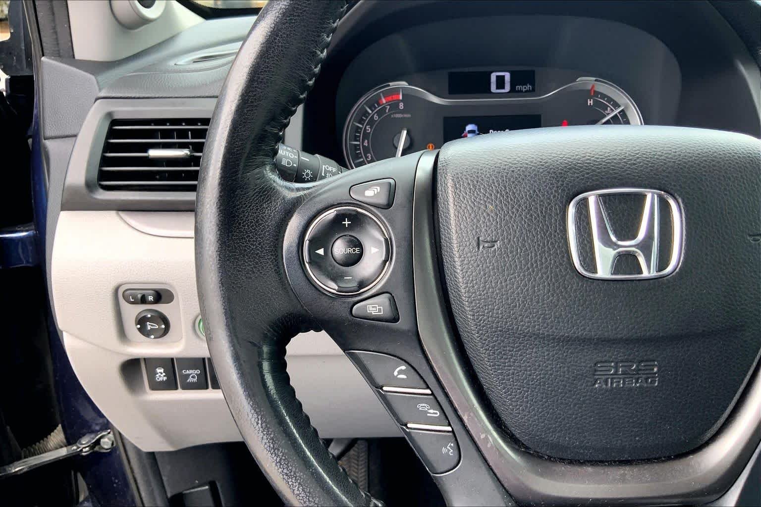 Used 2019 Obsidian Blue Pearl Honda RTL-T image 24