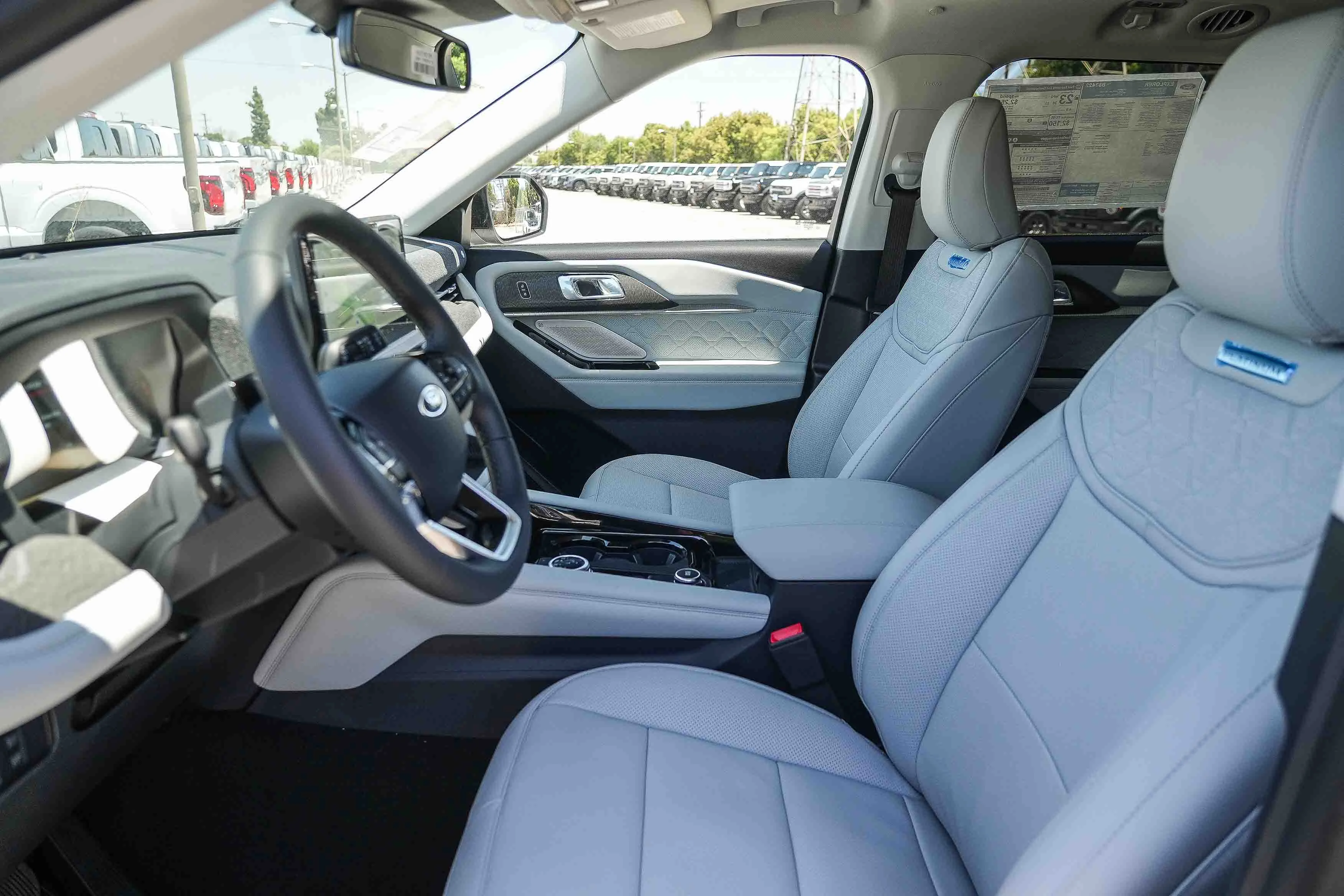 New 2026 Star White Metallic Tri-Coat Ford Platinum™ image 20
