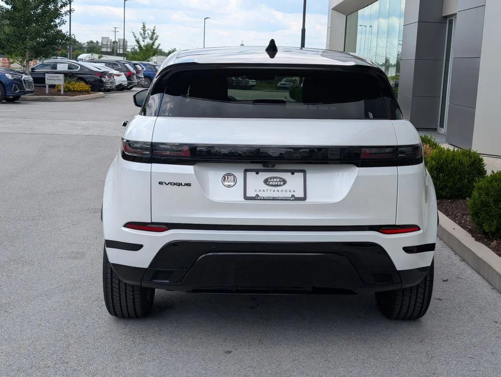 Certified Used 2024 White Land Rover Dynamic image 6