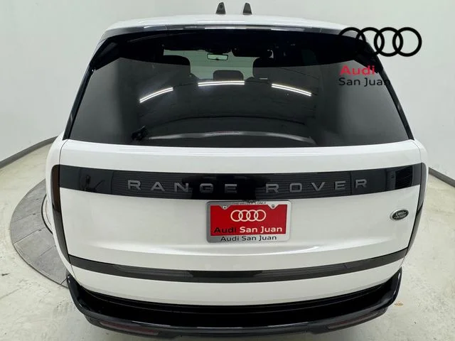 Used 2023 White Land Rover SE image 37