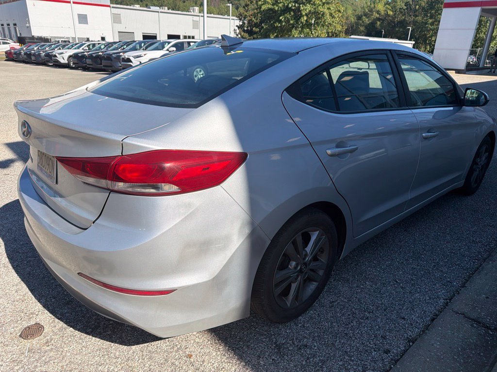 Used 2018 Silver Hyundai SEL image 3