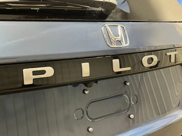 New 2026 Smoke Blue Pearl Honda Touring image 10