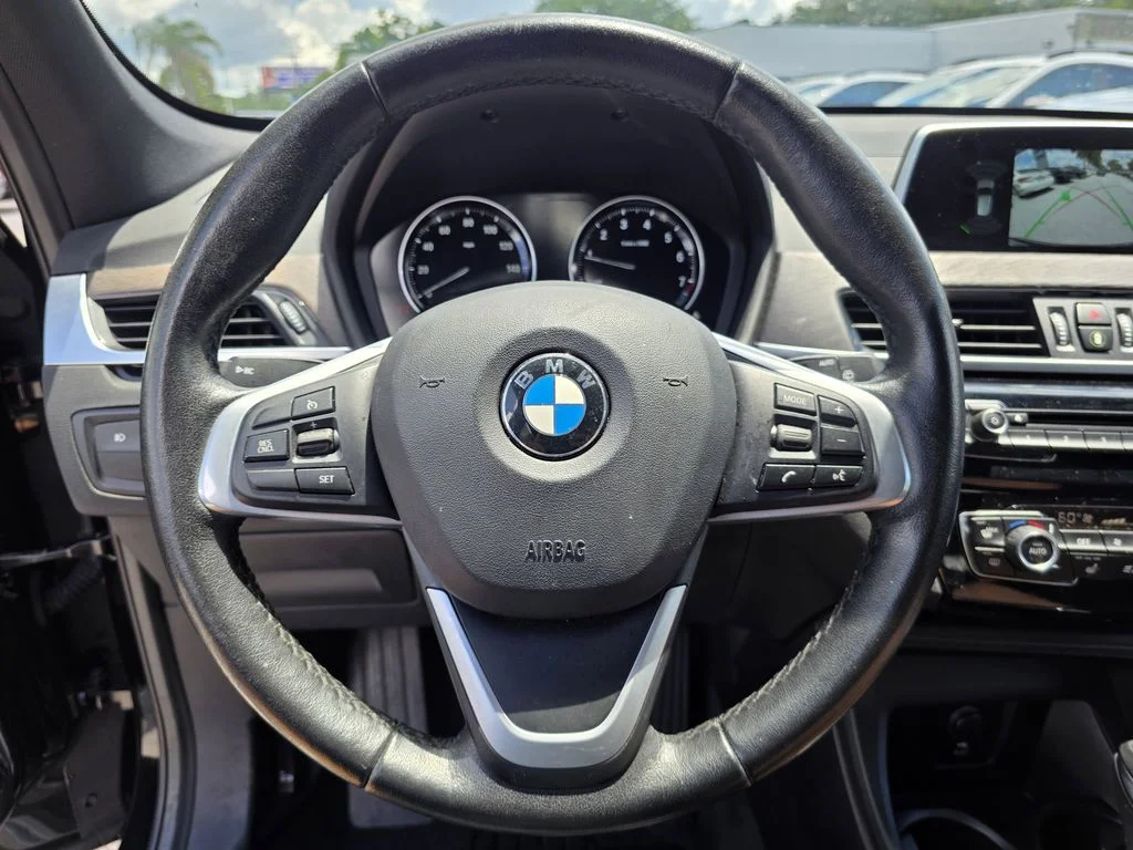 Used 2019 Black BMW xDrive28i image 25