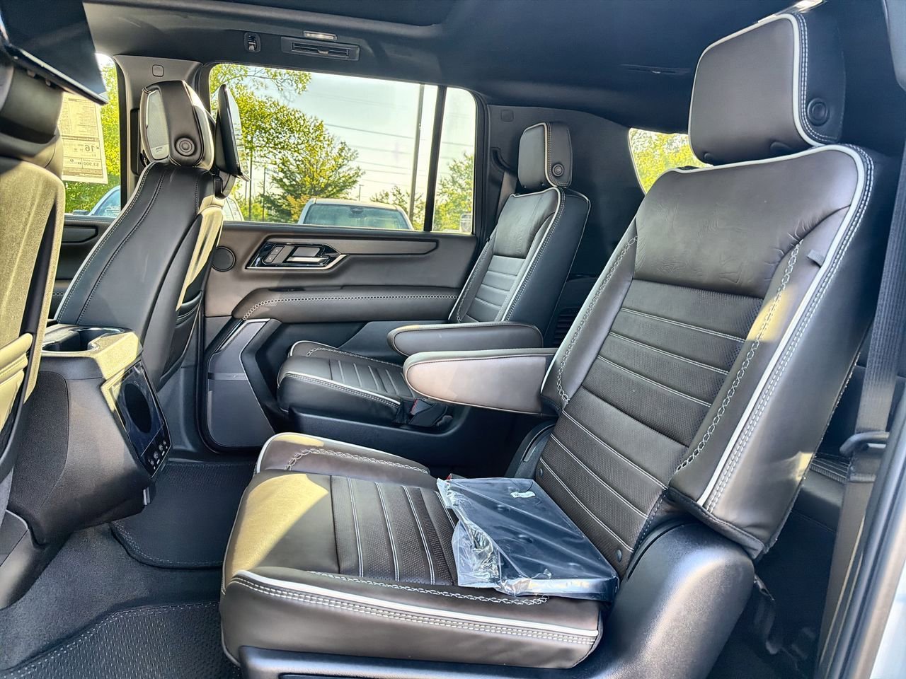 2026 GMC Yukon XL Denali Ultimate - Photo 20