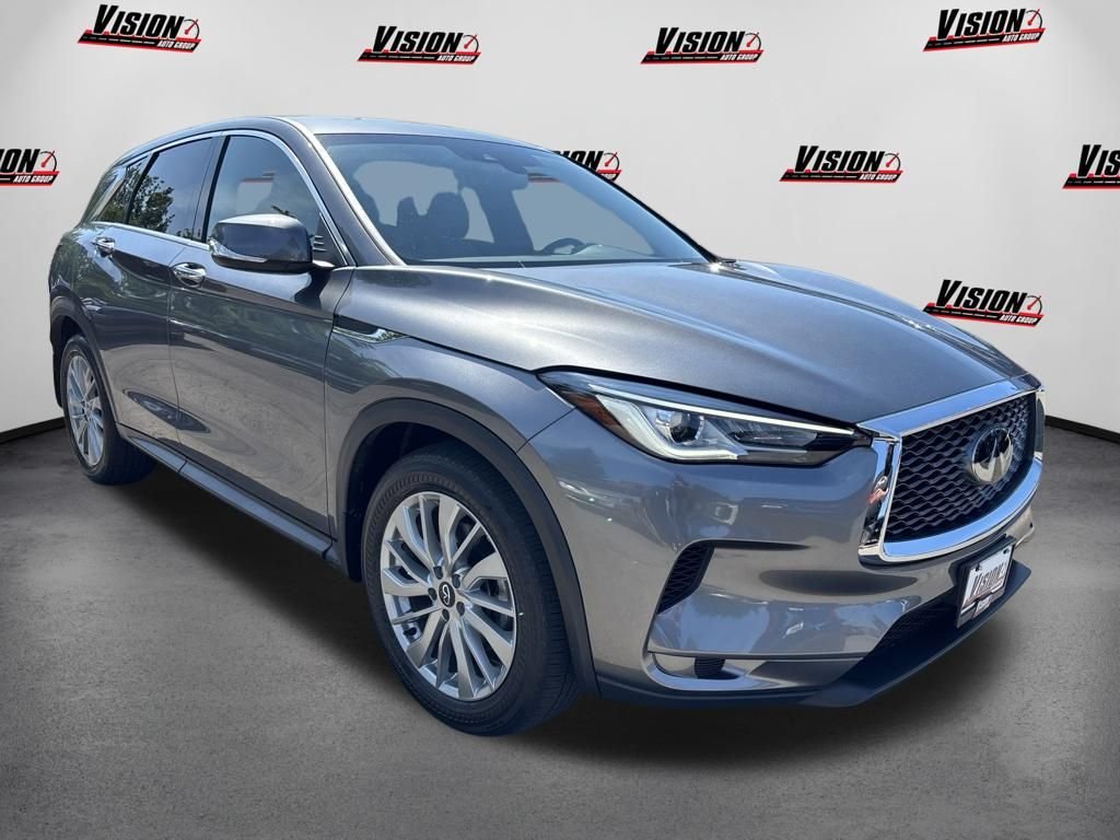 Used 2025 Gray INFINITI PURE image 3