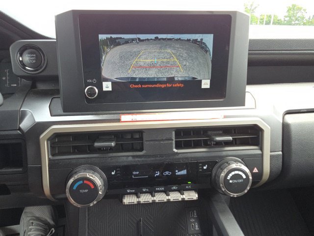 Used 2025  Toyota SR5 image 30
