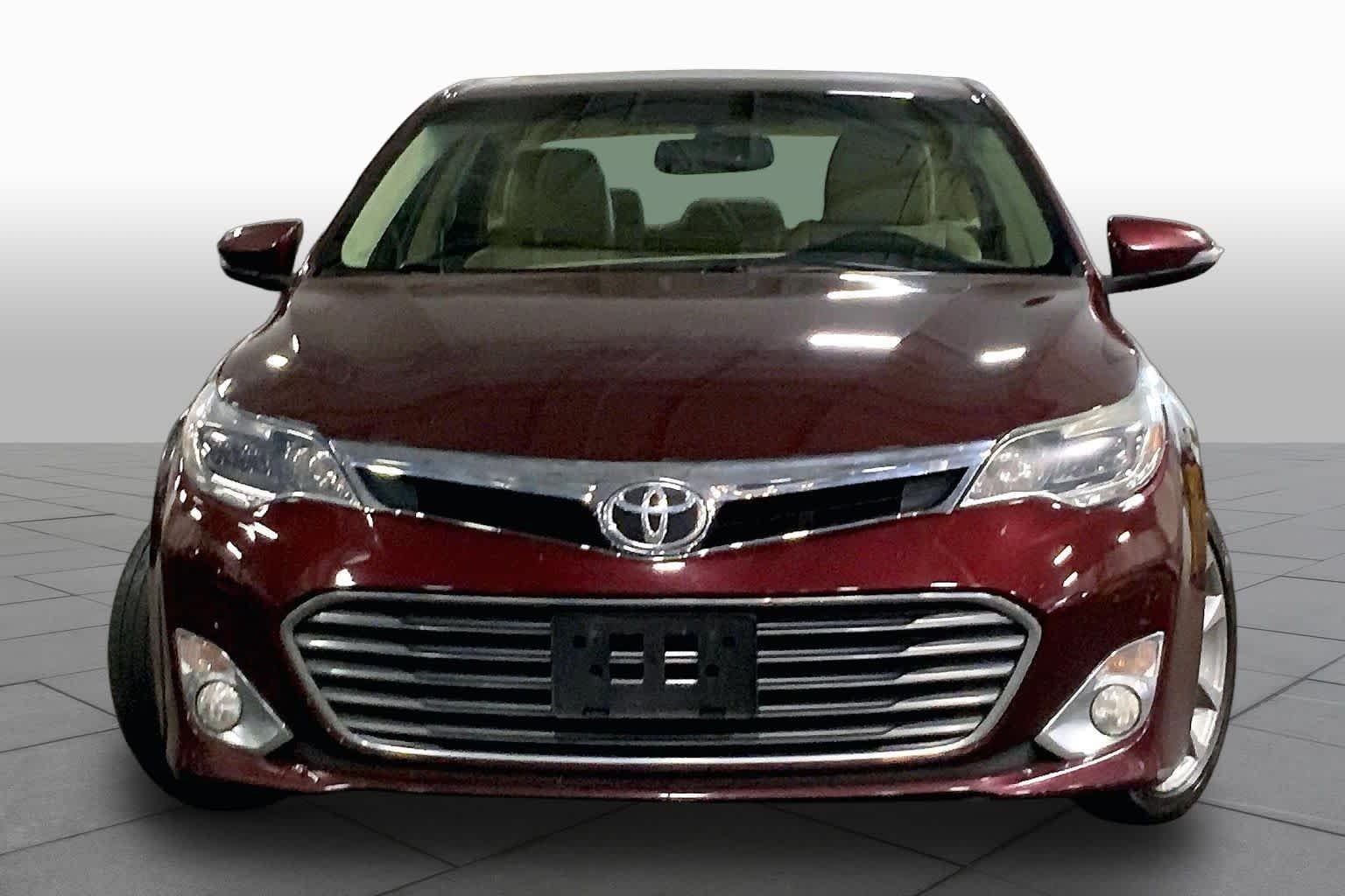 Used 2015 Ooh La La Rouge Mica Toyota XLE Touring image 4