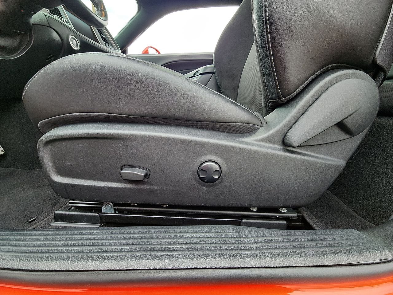 Used 2023 Go Mango Dodge R/T Scat Pack image 12