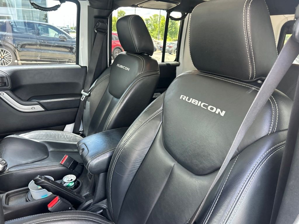 Used 2016 White Jeep Unlimited Rubicon image 14